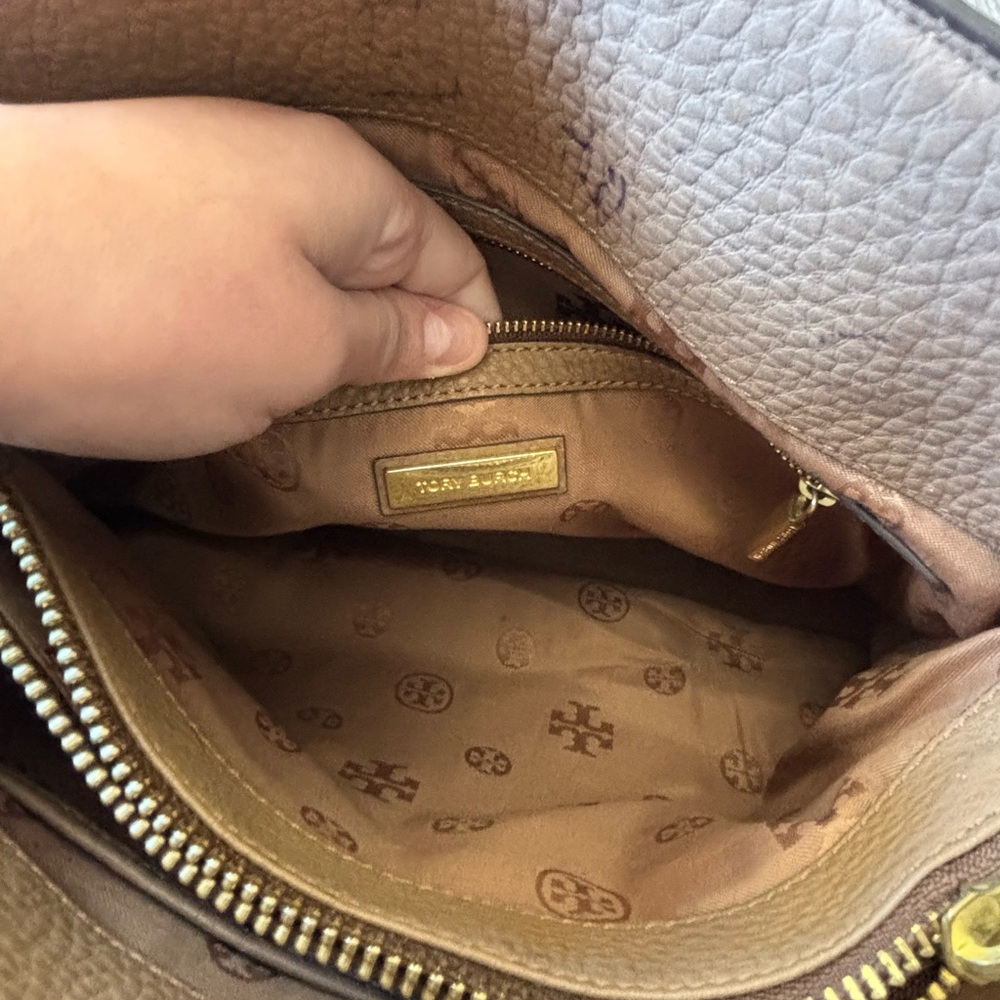 Tory Burch Robinson Tan Leather Satchel - Picture 11 of 16